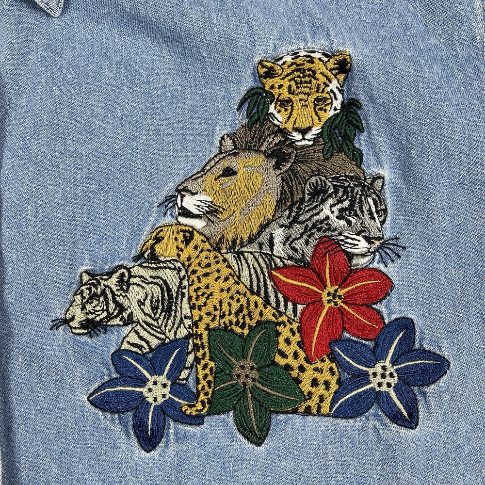 Quizz Again Denim Shirt Womens Medium Blue Embroidered‎ 90s Safari Animals - Picture 6 of 13